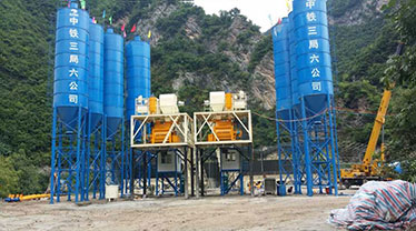 1方混凝土搅拌站多少钱？