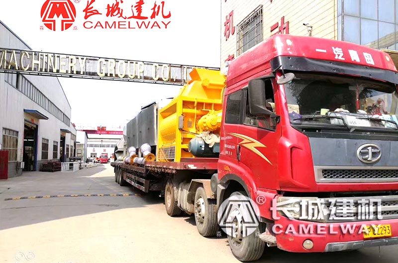 一方混凝土搅拌机发往客户现场 一方混凝土搅拌机发往客户现场