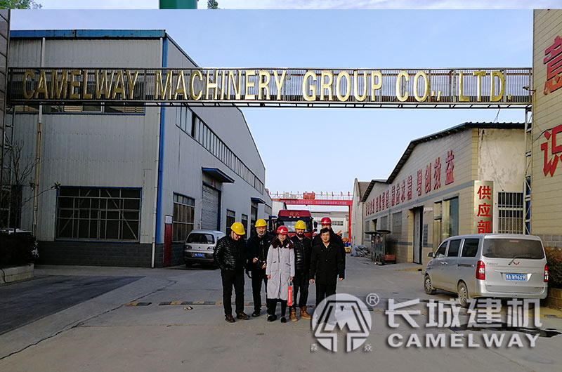 搅拌站客户来厂里考察 搅拌站客户来厂里考察