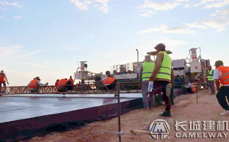 乌兹别克斯坦公路项目现场 乌兹别克斯坦公路项目现场