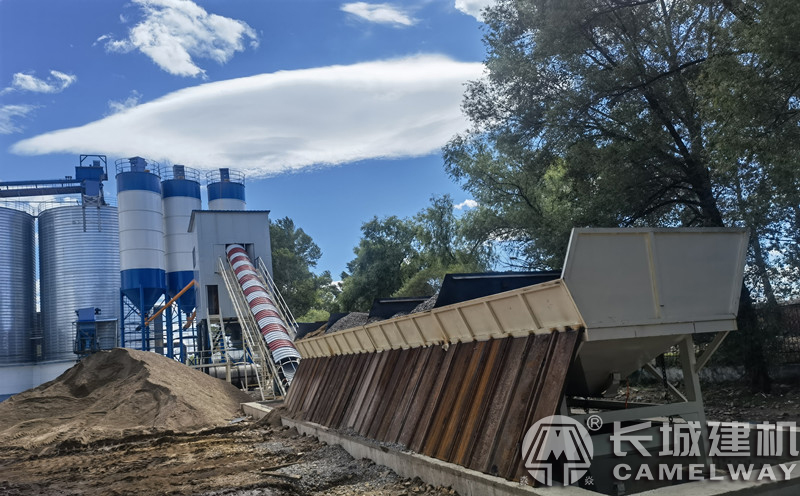 90混凝土搅拌站的配料机是几仓?